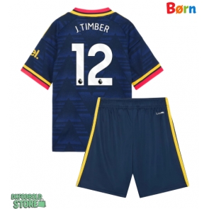 Arsenal Jurrien Timber #12 Replika Babytøj Udebanesæt Børn 2026-27 Kortærmet (+ Korte bukser)